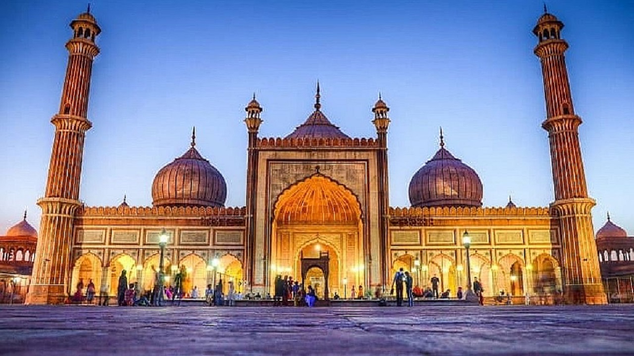 Explore Delhi Temples and Spiritual Sites Day Trip