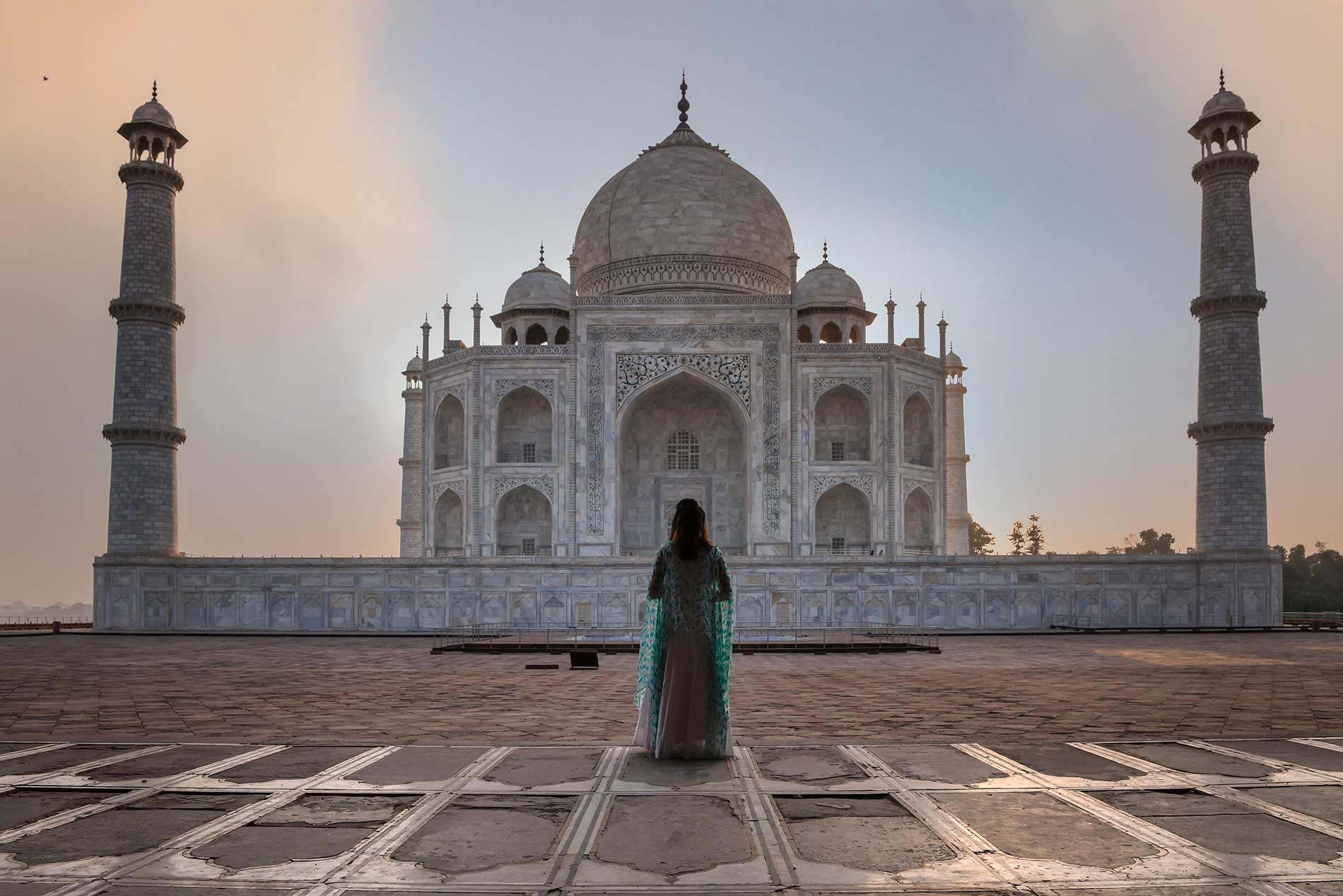 Same Day Agra Tour With Taj Mahal from Bangalore By Return Flights
