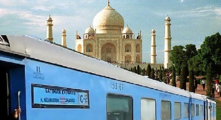 Same Day Taj Mahal Tour By Gatimaan Train